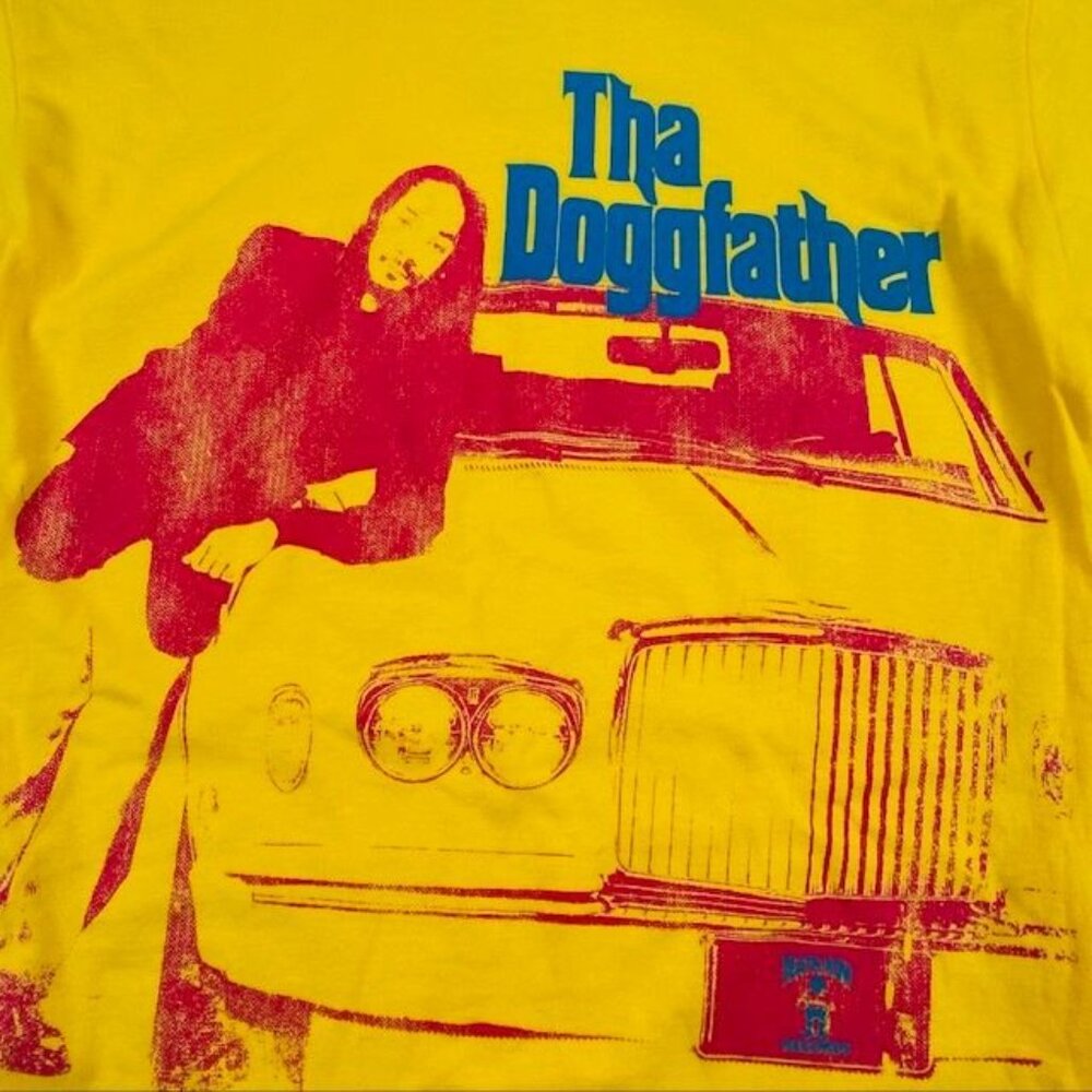 NWOT Snoop Dog The Doggfather Album Tee Shirt Yellow, Size Small - Picture 2 of 2